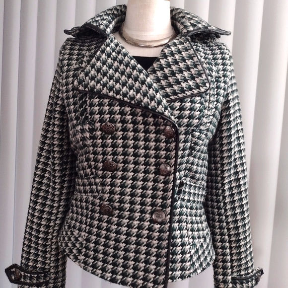Jou Jou Jackets & Blazers - Jou Jou sz M lined dbl-breasted, houndstooth green and white jacket.